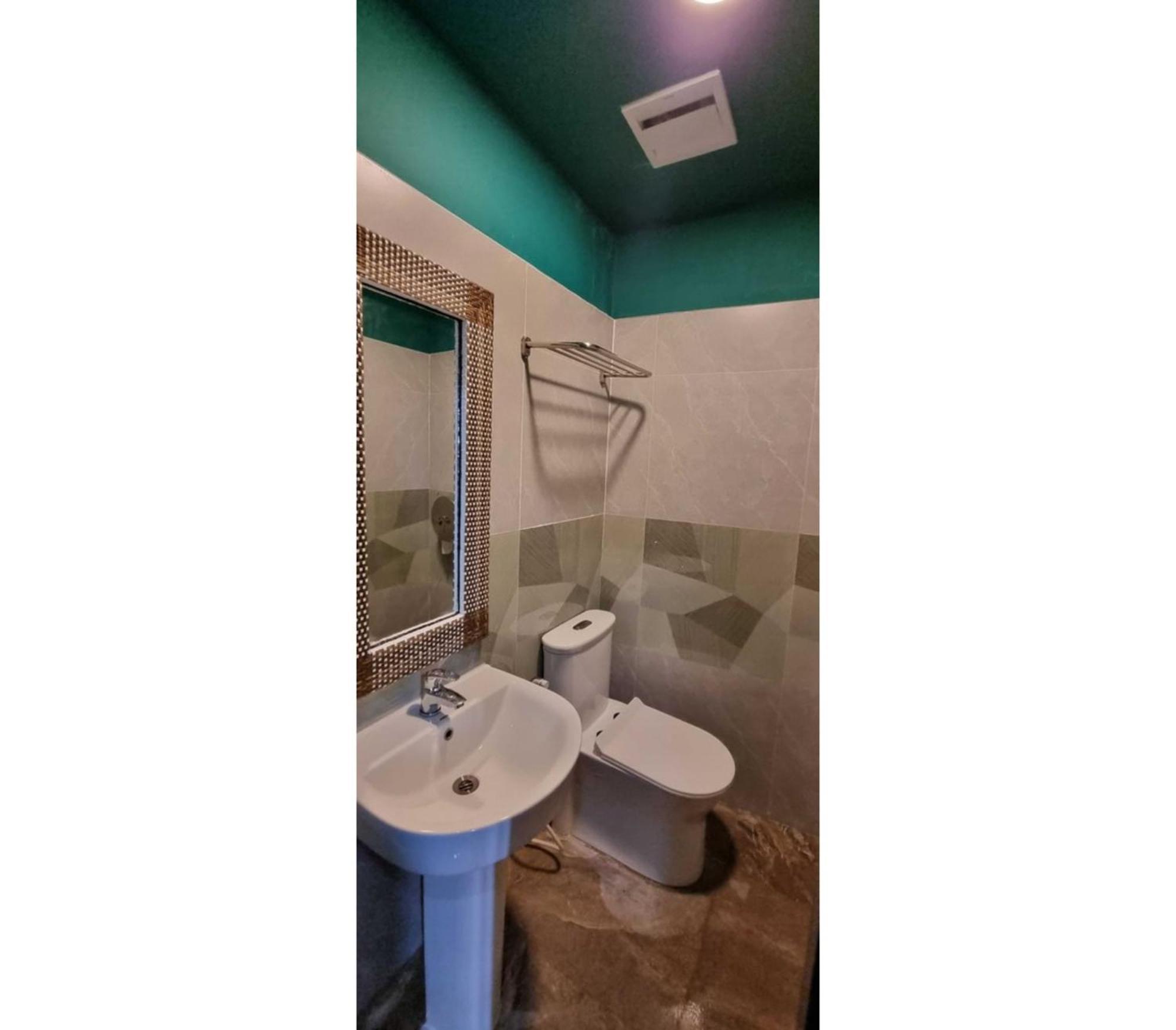 Attic Capsule Hotel Marigondon  Екстер'єр фото