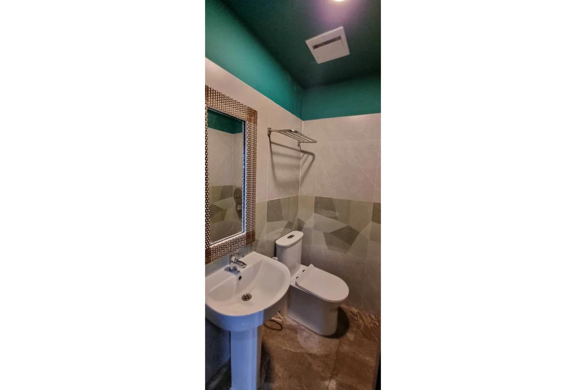Attic Capsule Hotel Marigondon  Екстер'єр фото