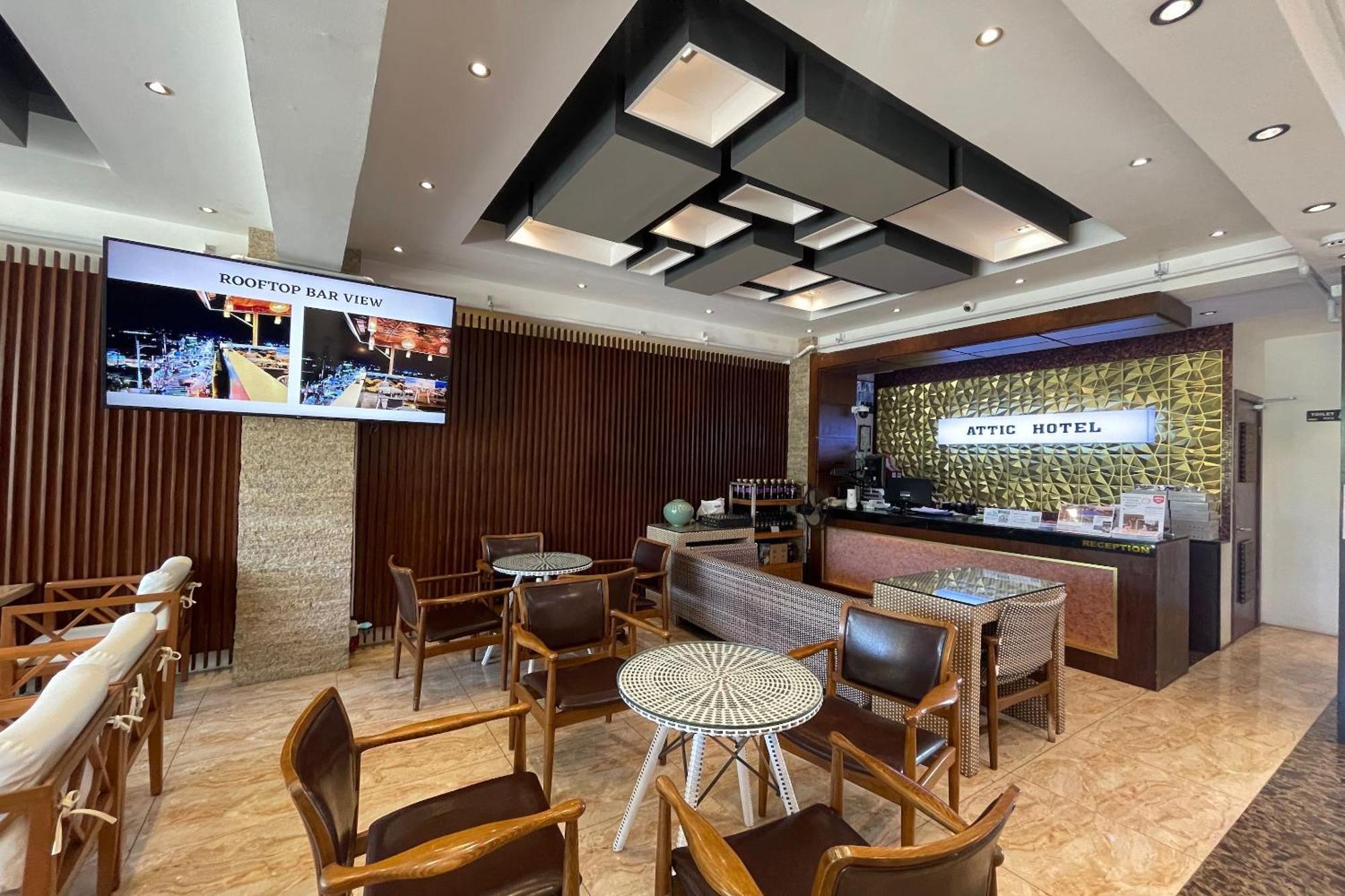 Attic Capsule Hotel Marigondon  Екстер'єр фото
