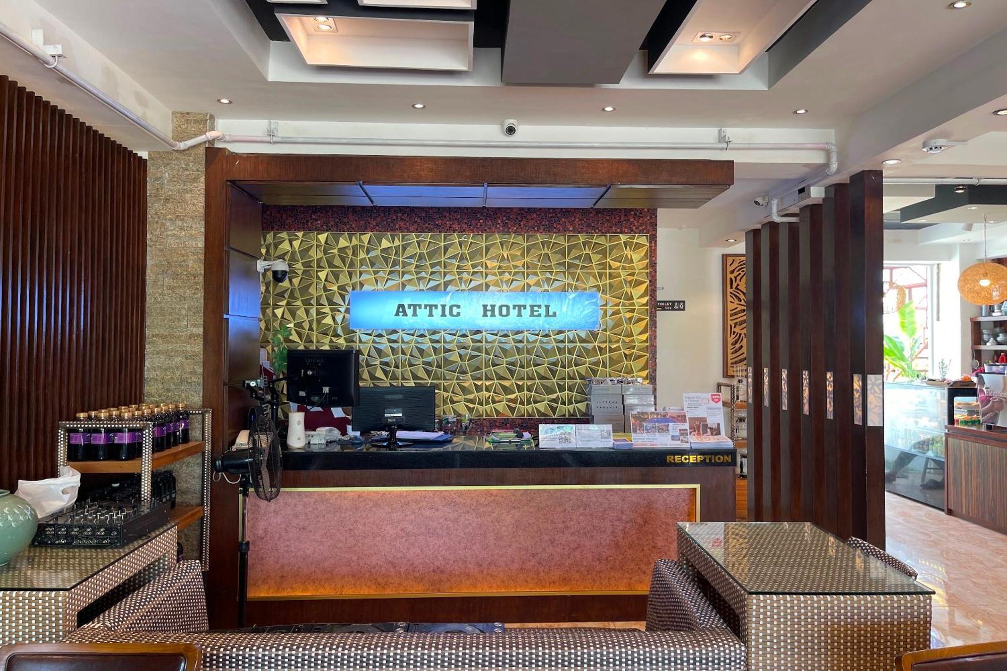 Attic Capsule Hotel Marigondon  Екстер'єр фото