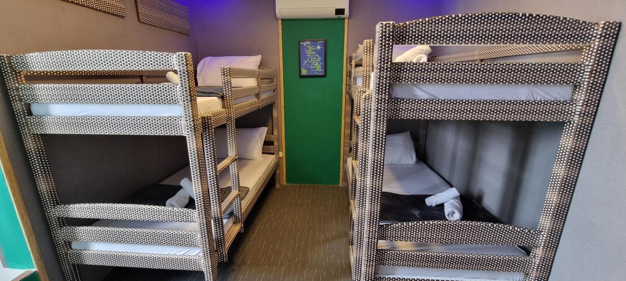 Attic Capsule Hotel Marigondon  Екстер'єр фото